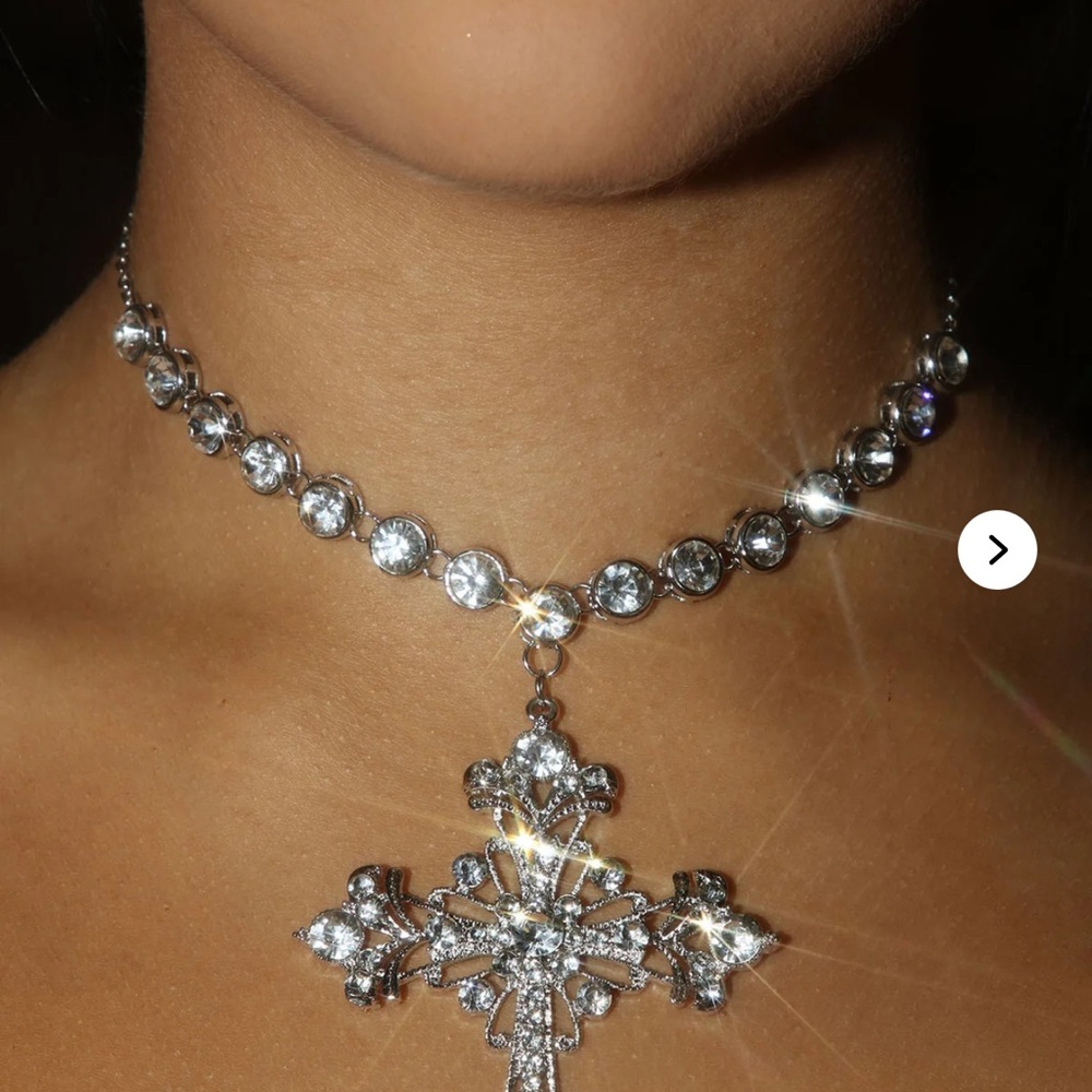 Elegant Silver Crystal Necklace